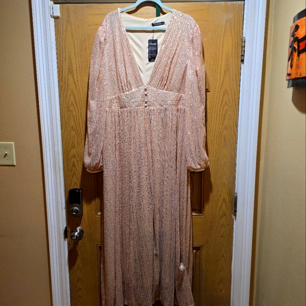 Elegant Pink Maxi Dress